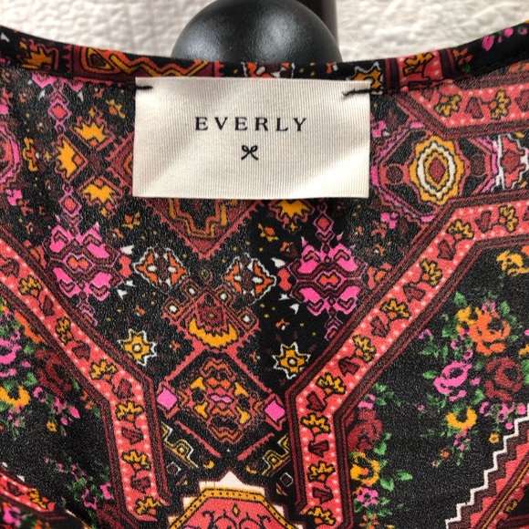 Everly Size L Print Blouse - Picture 3 of 4